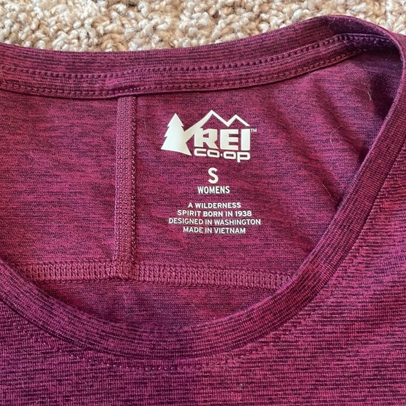 REI Co-op exercise T-shirt size S - Picture 3 of 7